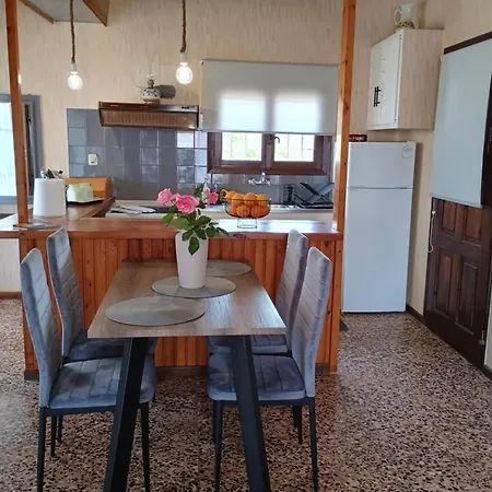 Holiday home Joanna's House Leímonas